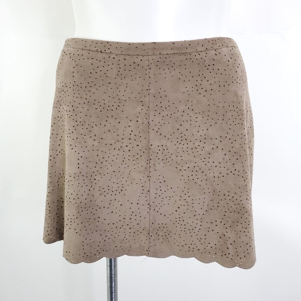 BGBGMaxAzria Sheryl Faux Suede Flare Mini Skirt Mocha Brown sz L - Picture 5 of 10